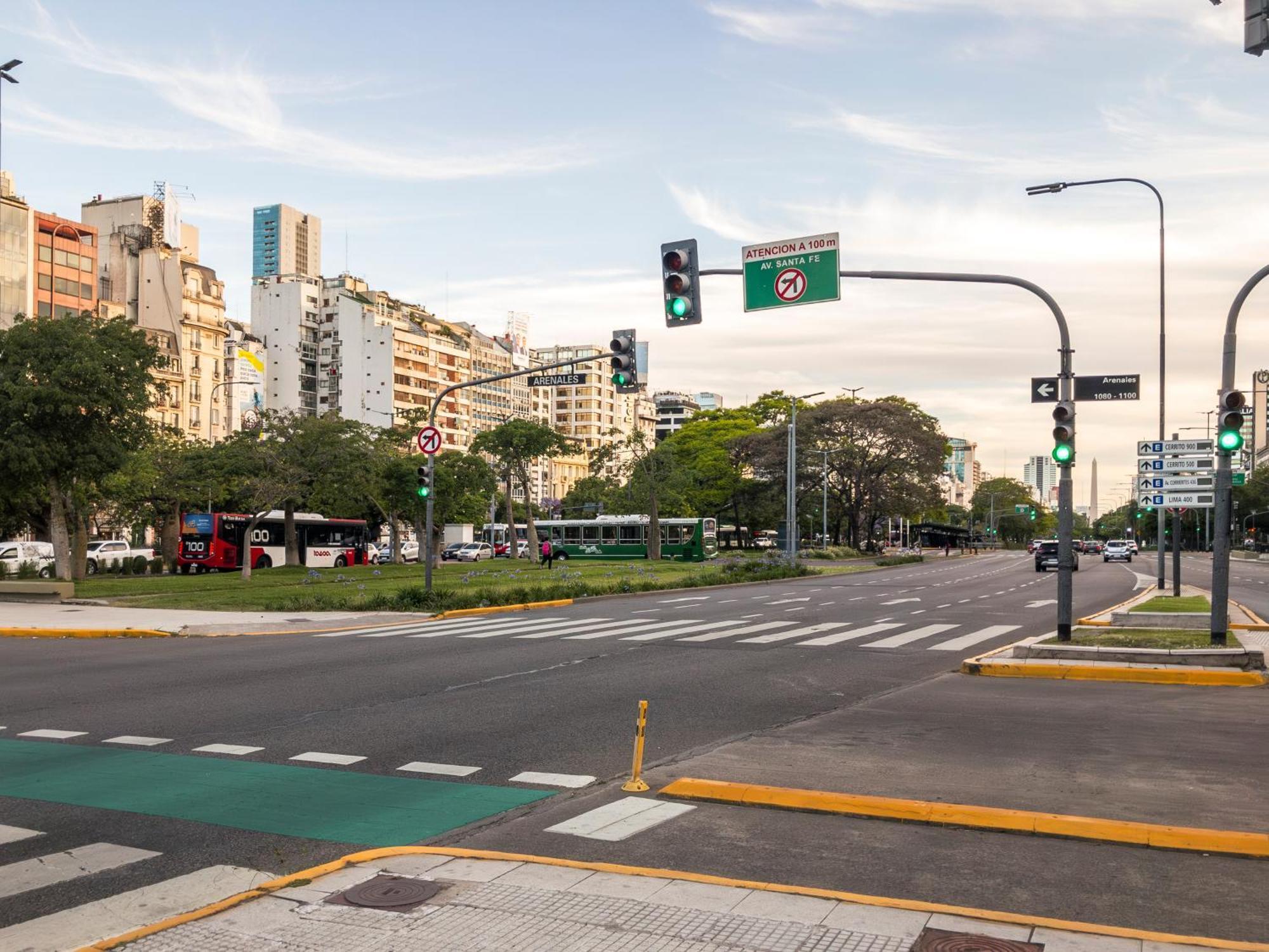 Up Retiro Hotel Buenos Aires Kültér fotó